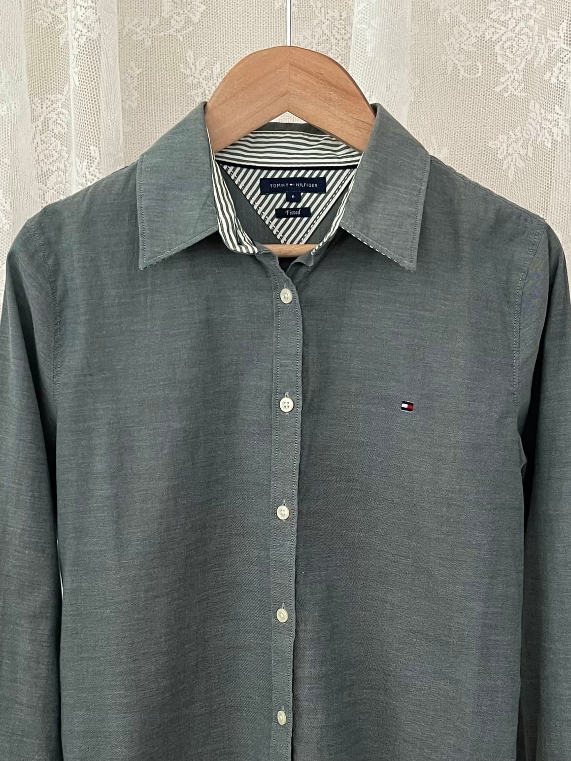 6) 타미힐피거 슬림핏 여성 셔츠 그레이 상품이미지3