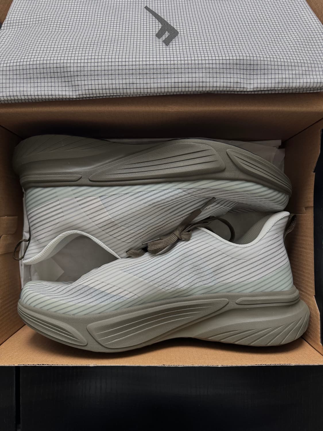 SWNA SEAM 26 프로스펙스 러닝화 상품이미지1