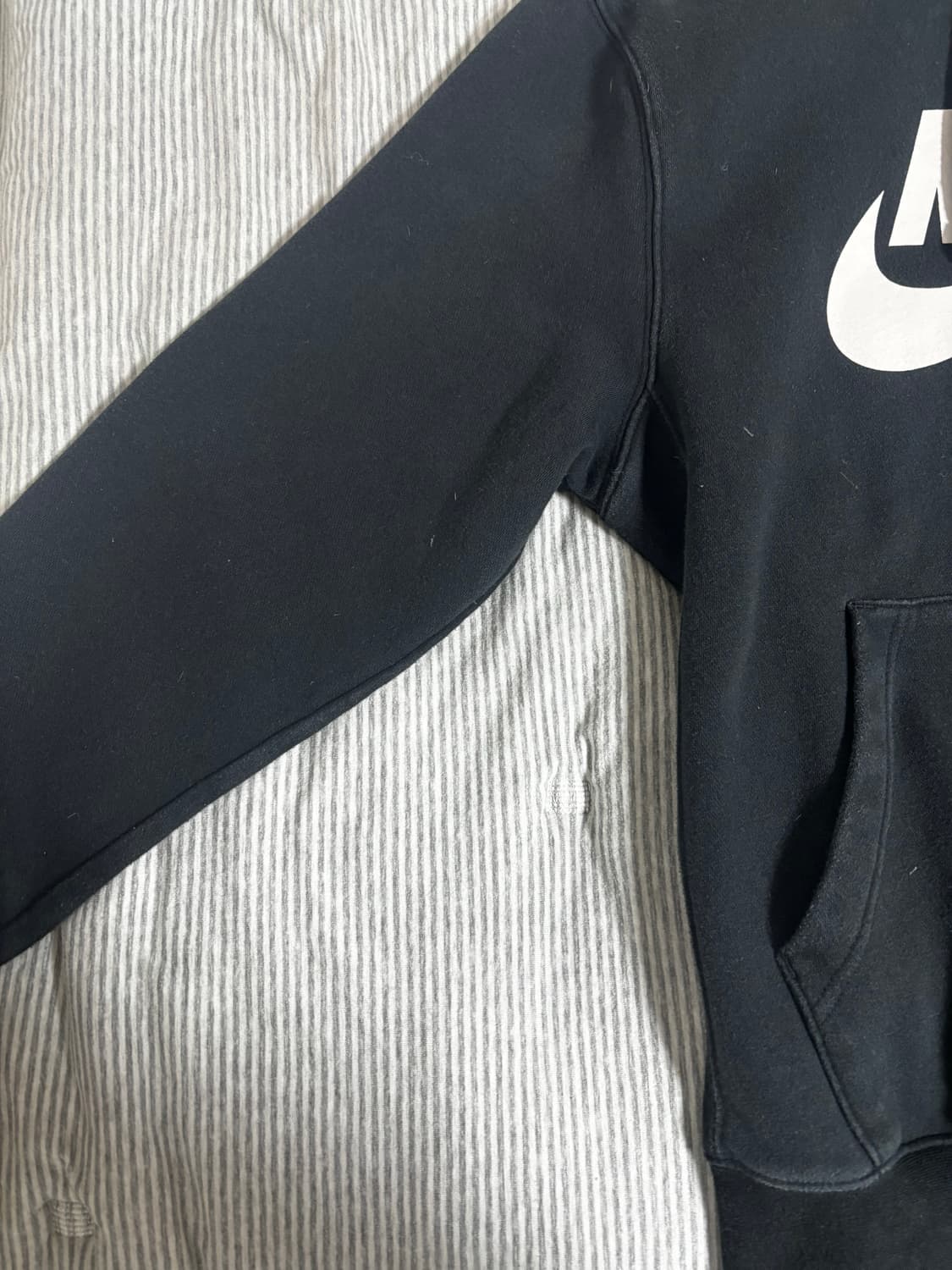 나이키 블랙 빅로고 후드티 판매 기본템 검정 상품이미지2