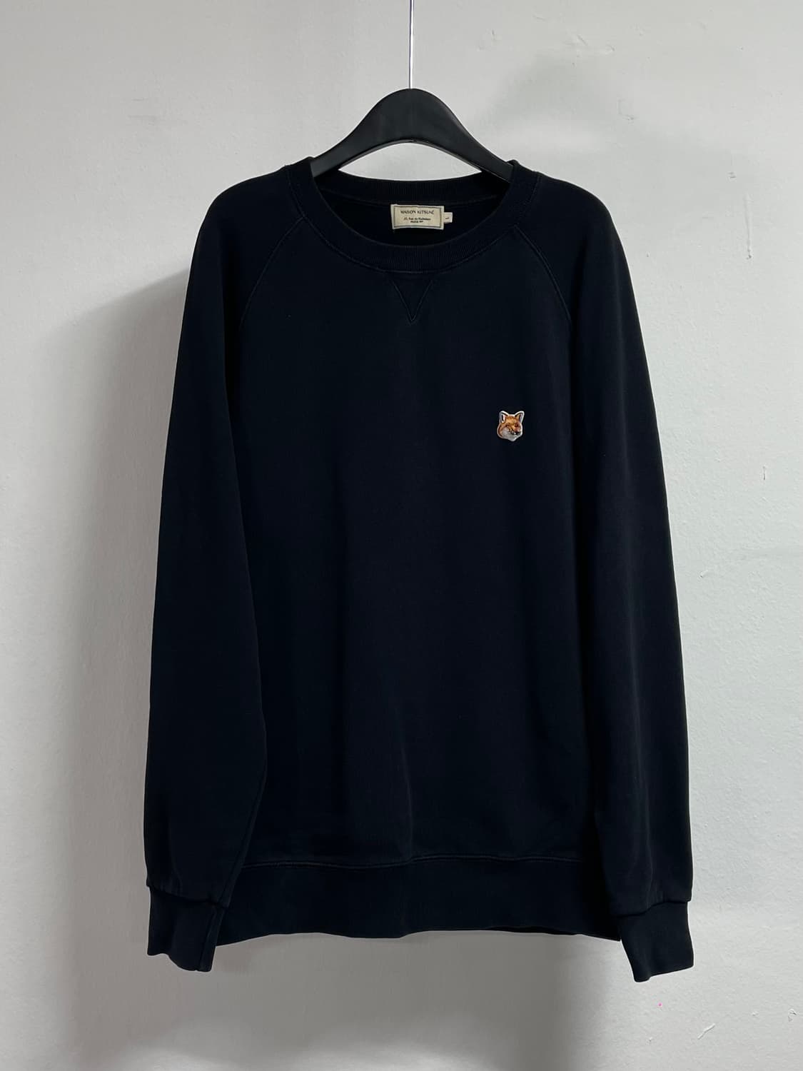 메종키츠네 블랙 라운드 맨투맨  (on.237)   상품이미지1