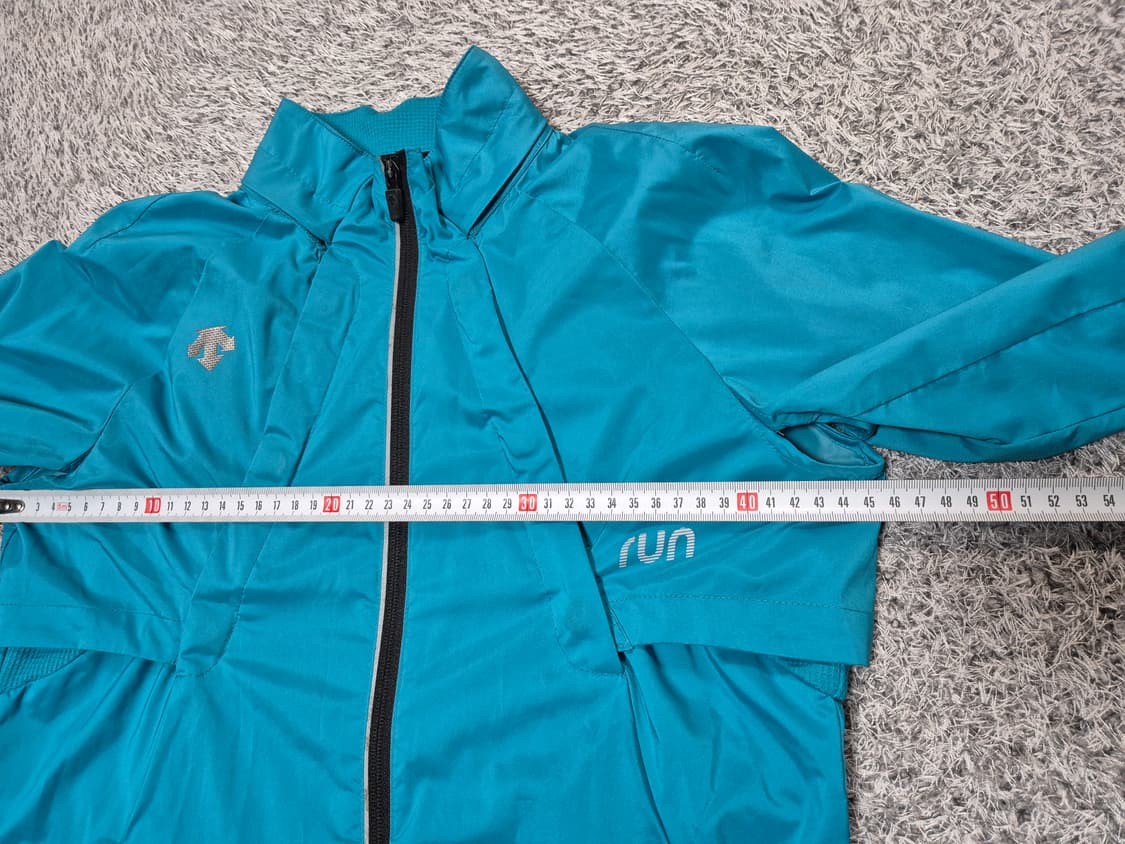 데상트 여성 러닝 하이브리드 바람막이 자켓 85 상품이미지10