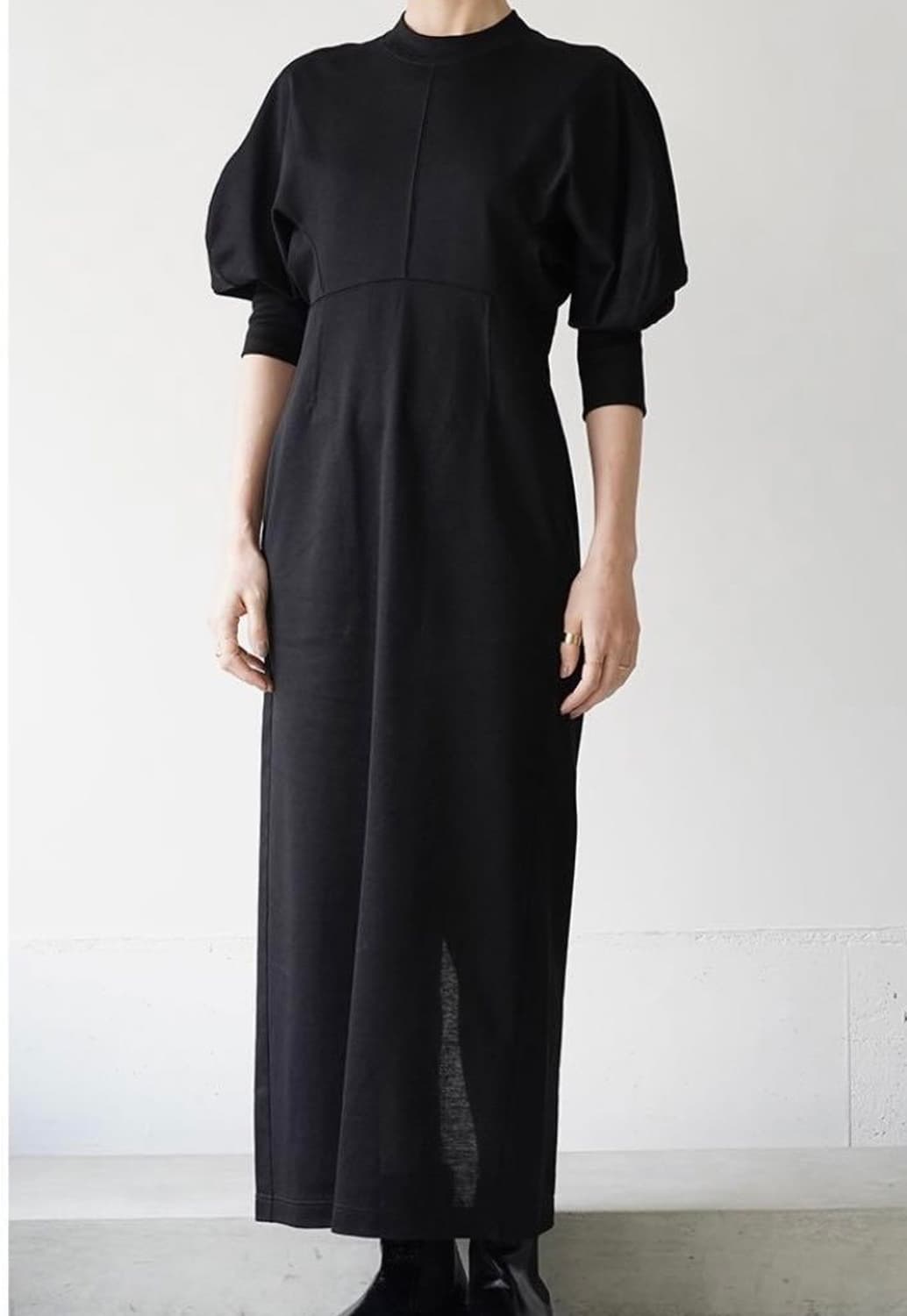 Mame Kurogouchi 마메 쿠로고치 코튼 저지 커브드 라인 원피스 상품이미지5