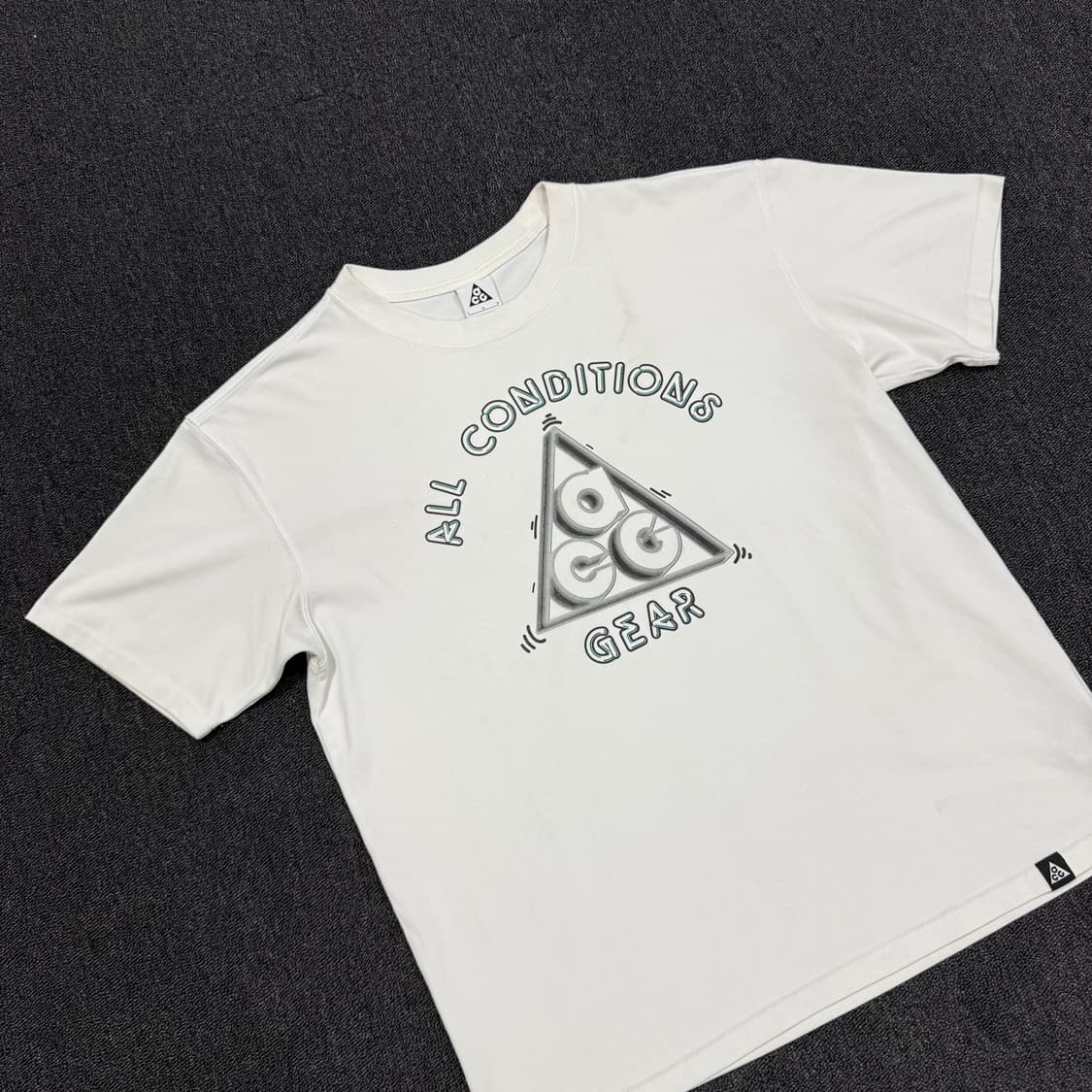 나이키 ACG 행 루즈 서밋 반팔 티셔츠 상품이미지2