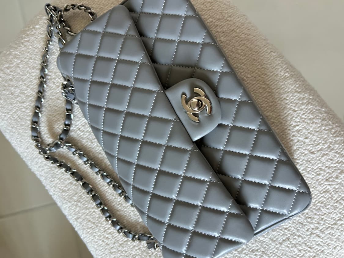 샤넬 클래식 미디움 그레이 상품이미지1