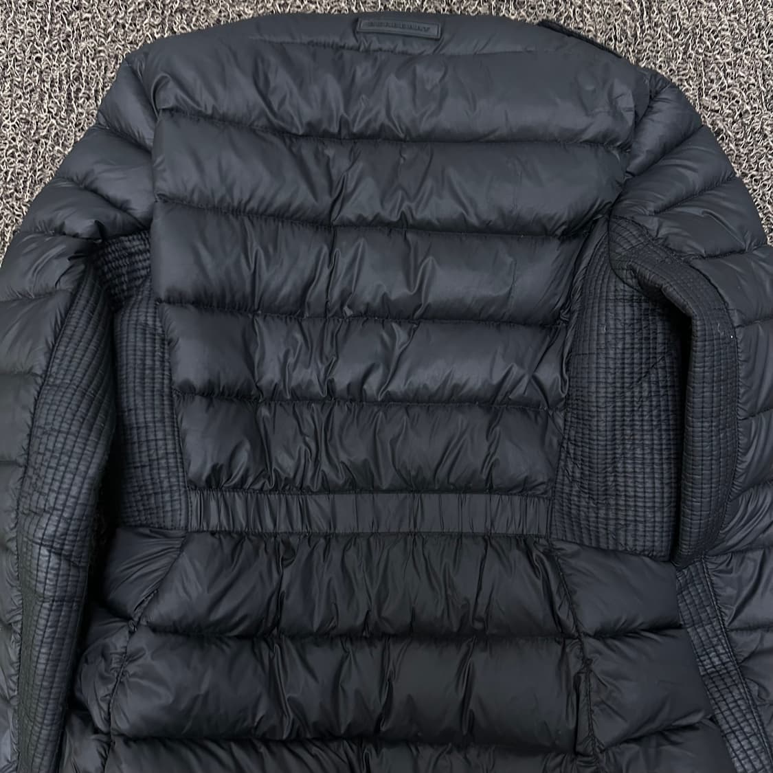 버버리 정품 여성 구스다운 경량 패딩 블랙 M 상품이미지8