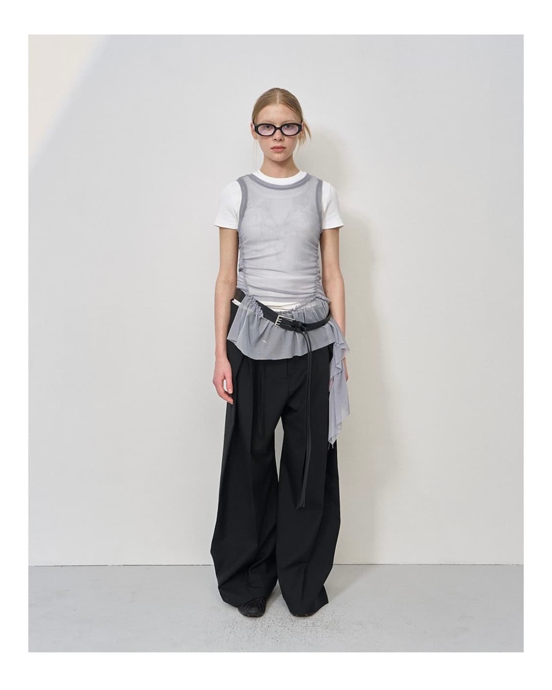 (새상품) LCDC MESH FRILL SLEEVELESS TOP 상품이미지1