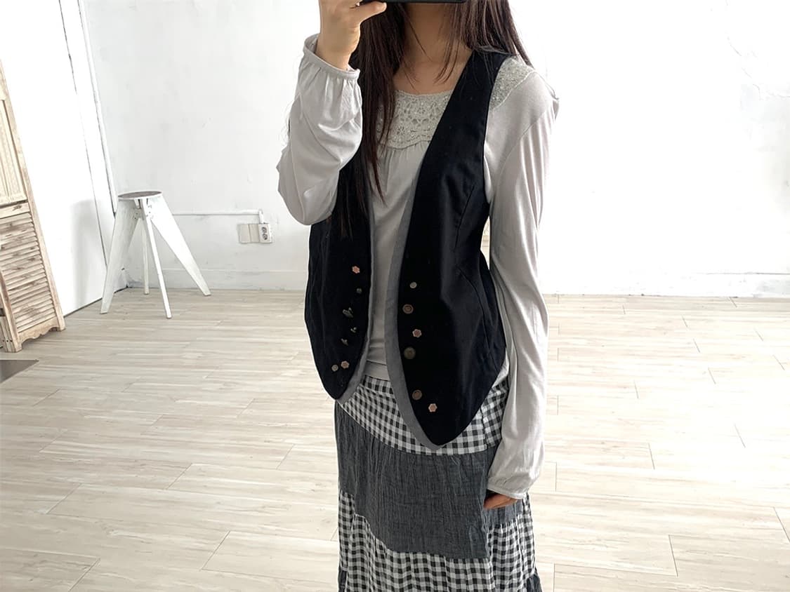 Layered Button Detail Vest 상품이미지2