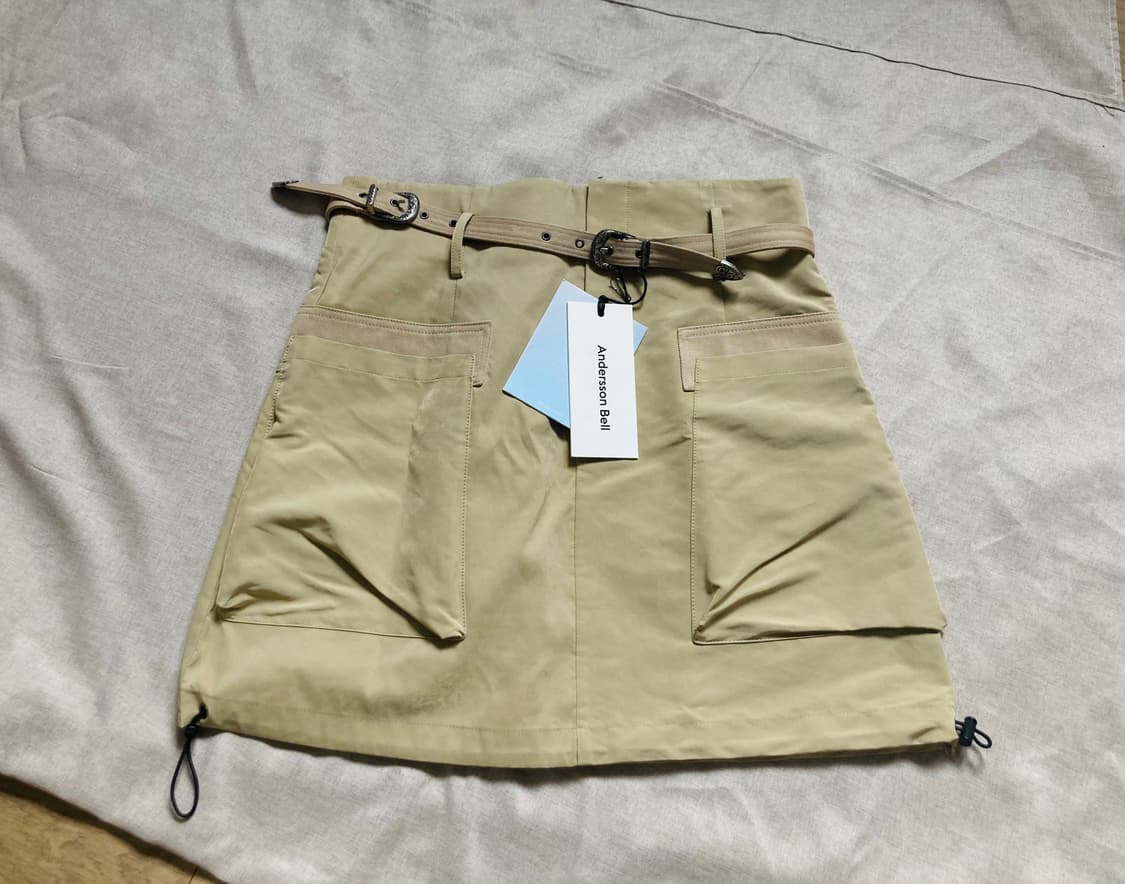앤더슨벨 미카 아웃포켓 미니 스커트 베이지 상품이미지6