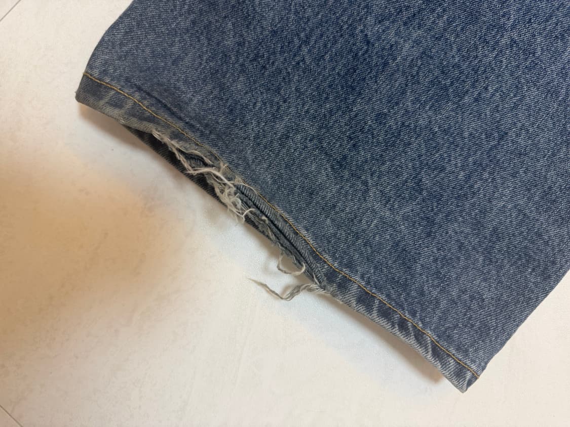 (2) 해칭룸 와이드 커브진 washed blue 상품이미지4