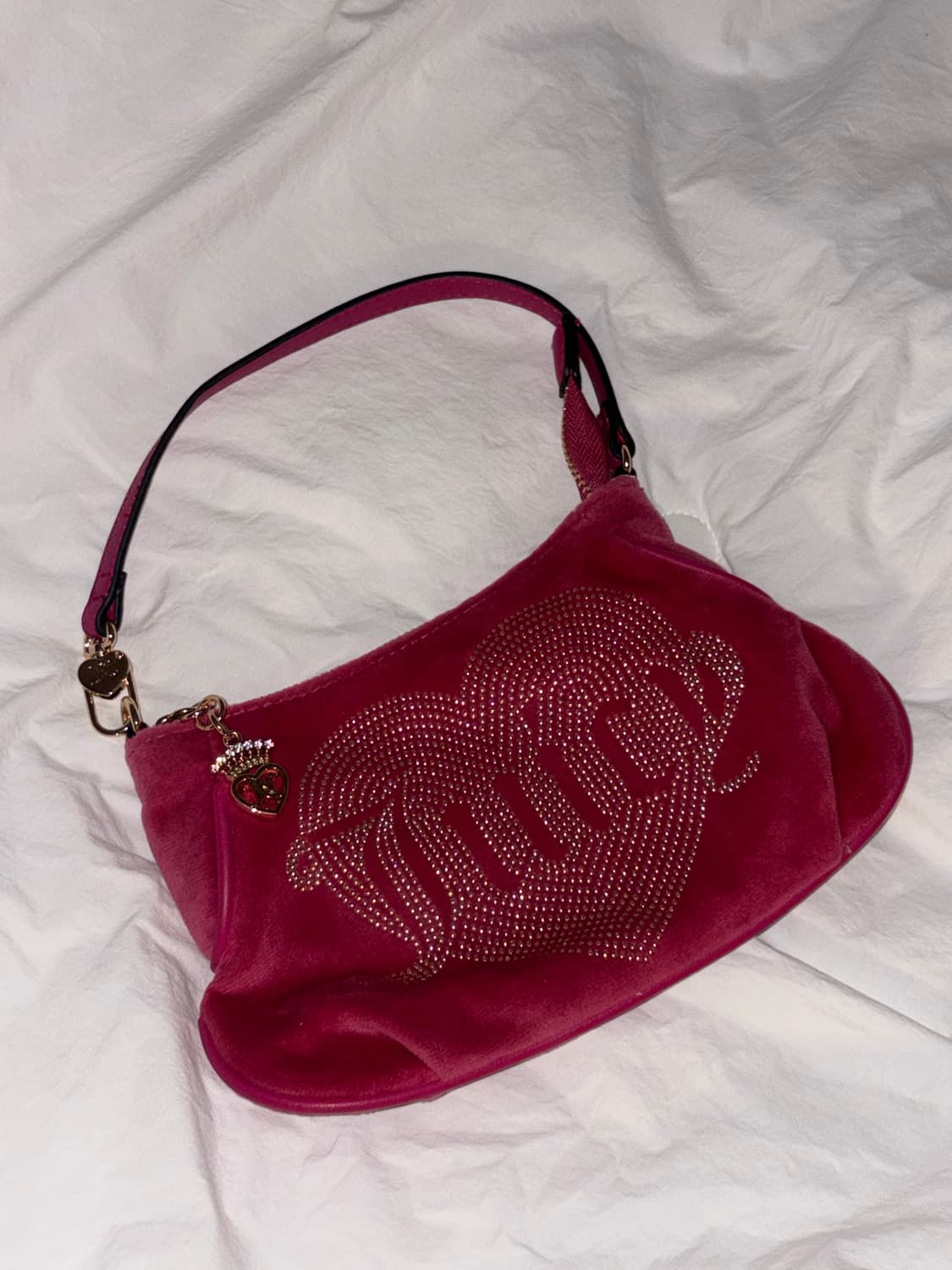쥬시꾸띄르 하트로고 벨벳 숄더백 상품이미지1