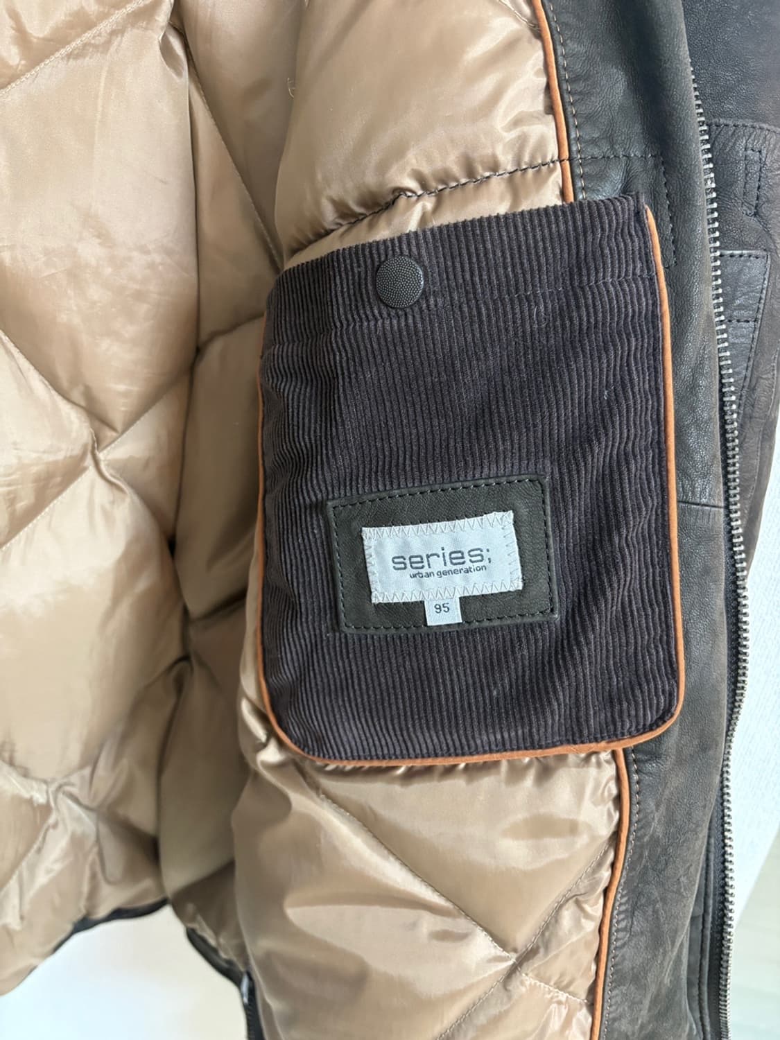 시리즈 23fw 가죽 라파예트 구스다운 점퍼 95사이즈 상품이미지3