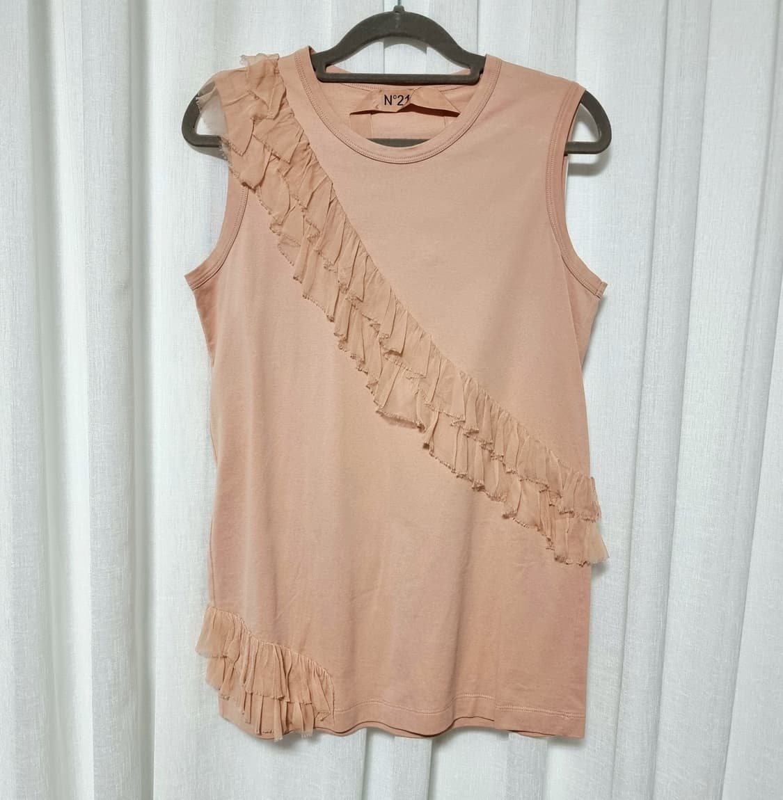 N21 누메로 벤투노 실크러플 슬리브리스 코튼 티 (55) 상태최상 상품이미지1