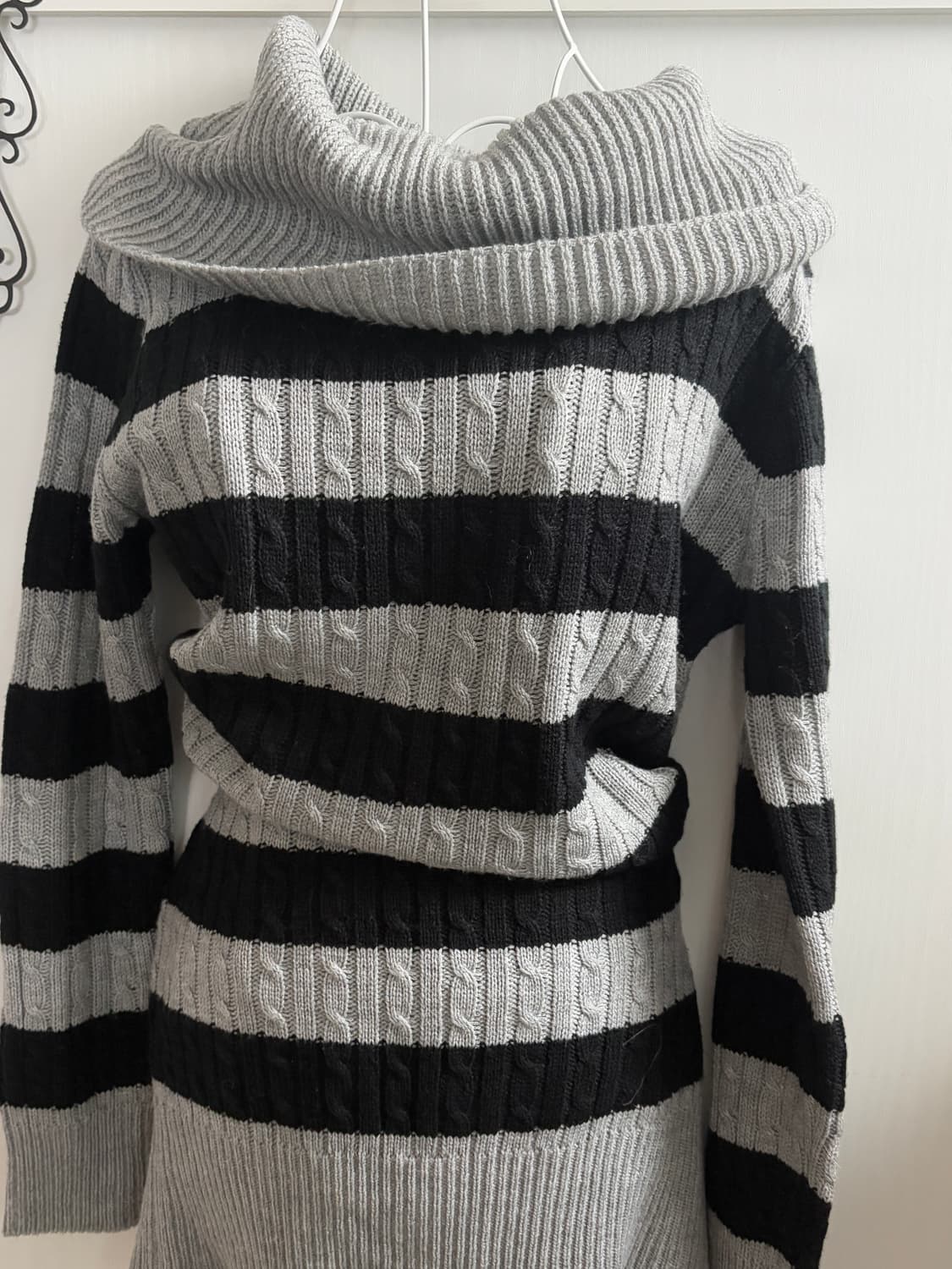 • striped high-neck cable knitwear 상품이미지5