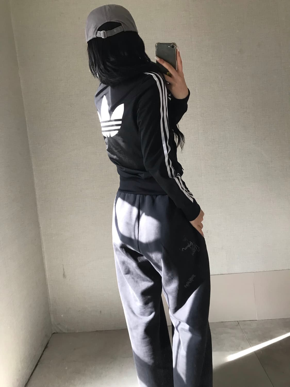 아디다스 블랙 딱붙핏 제니져지 상품이미지4