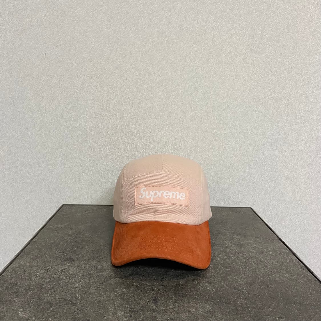 슈프림 박스로고 캠프캡 모자 스웨이드 바이저 투톤 핑크 피치 상품이미지1