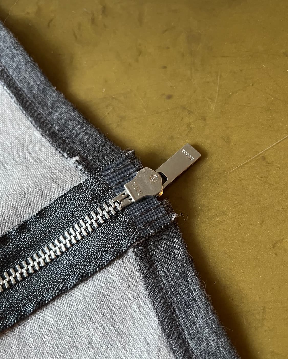 ZUCCa Archive Fur Sleeve Reverse Zip-up 상품이미지9