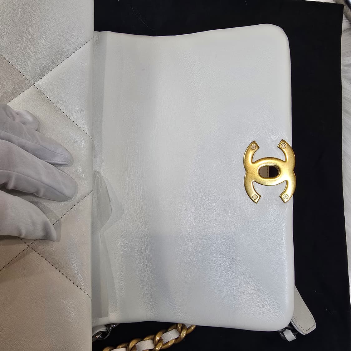 [중고/정품] 샤넬 19 플립백 화이트 상품이미지7