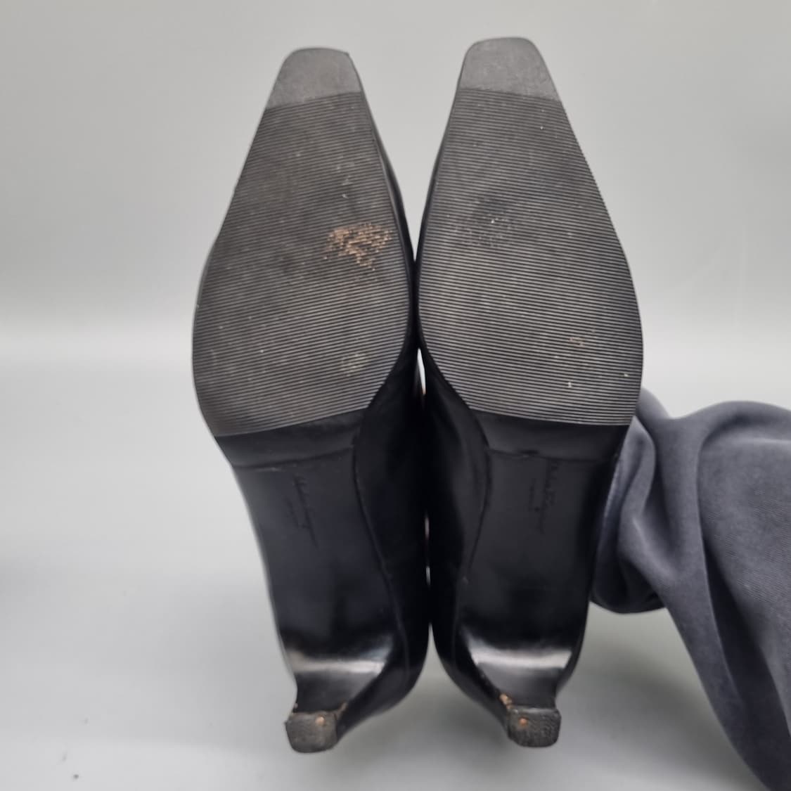 정품 페라가모 여성구두245 굽6 상품이미지3