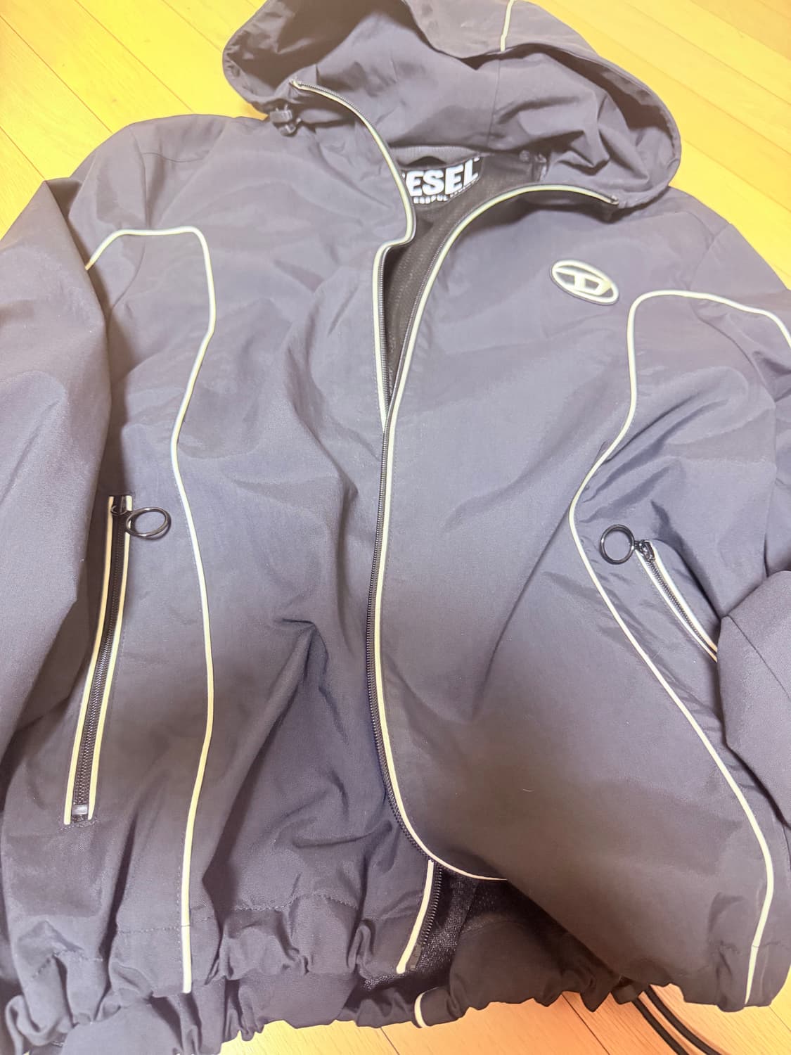 디젤 J-하이브스 콘트라스트 파이핑 윈드브레이커 블랙 상품이미지2