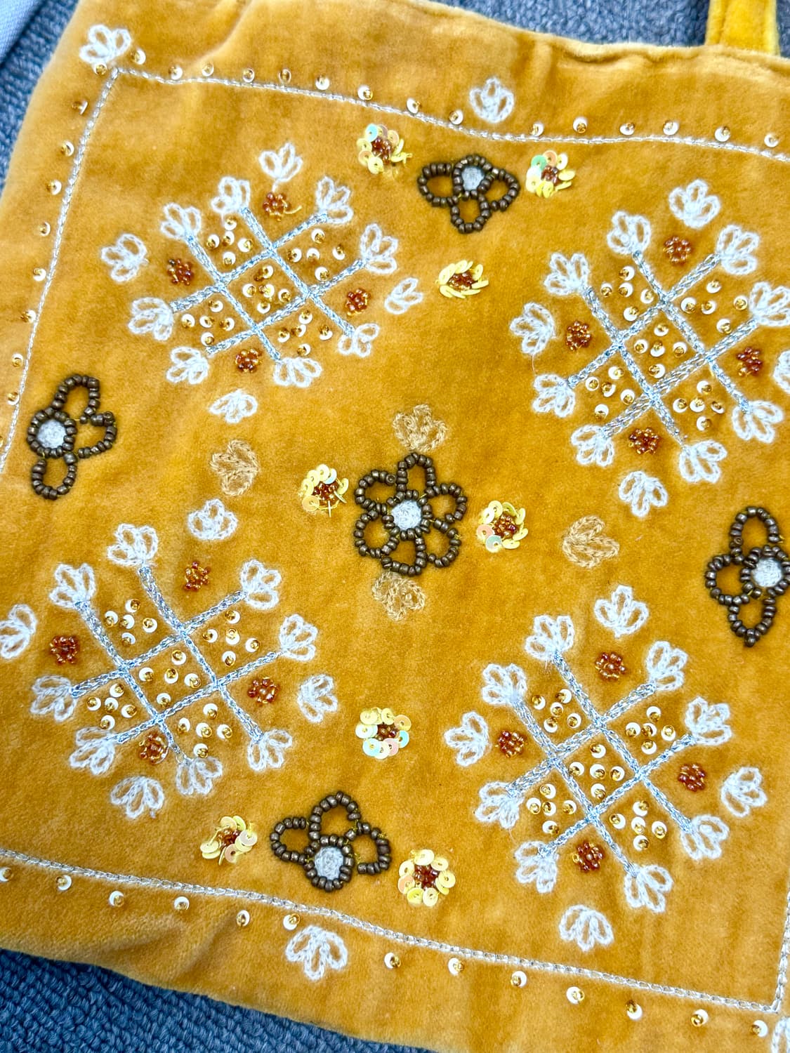 벨벳 비즈 에코백 상품이미지2