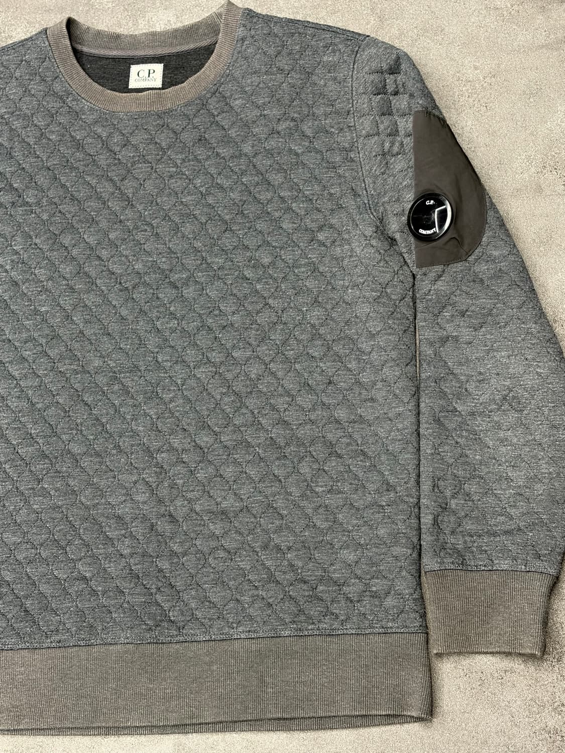 CP컴퍼니 렌즈 와플 맨투맨 그레이 상품이미지4