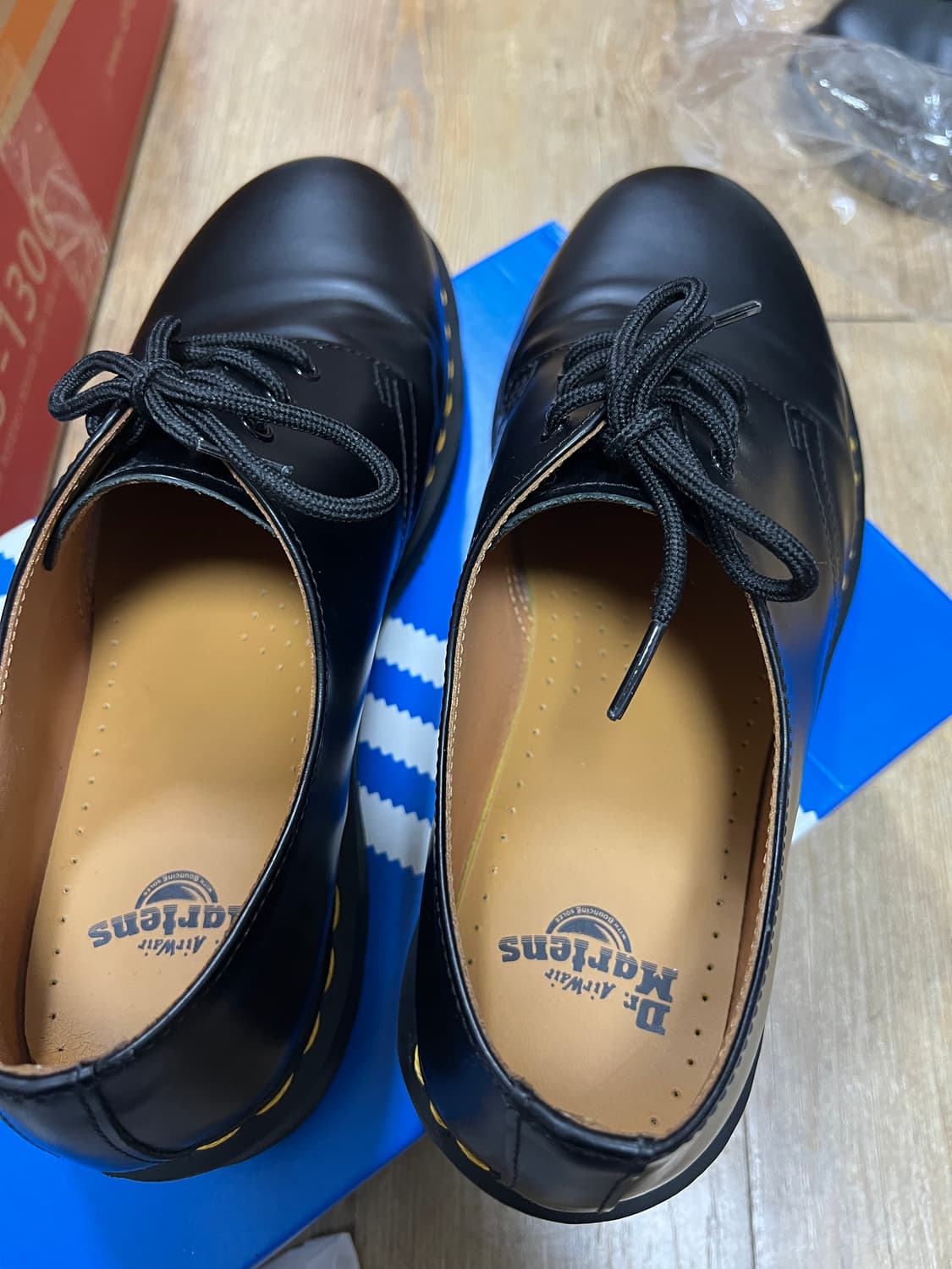 택포16) 닥터마틴 1461 스무스 블랙 3홀 UK10 상품이미지5