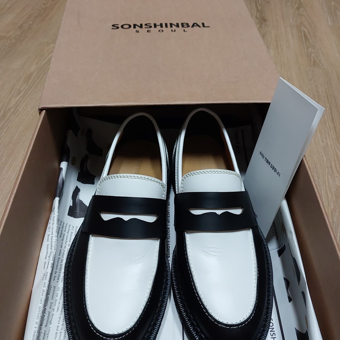 손신발 로퍼 콤비 블랙/화이트 상품이미지3