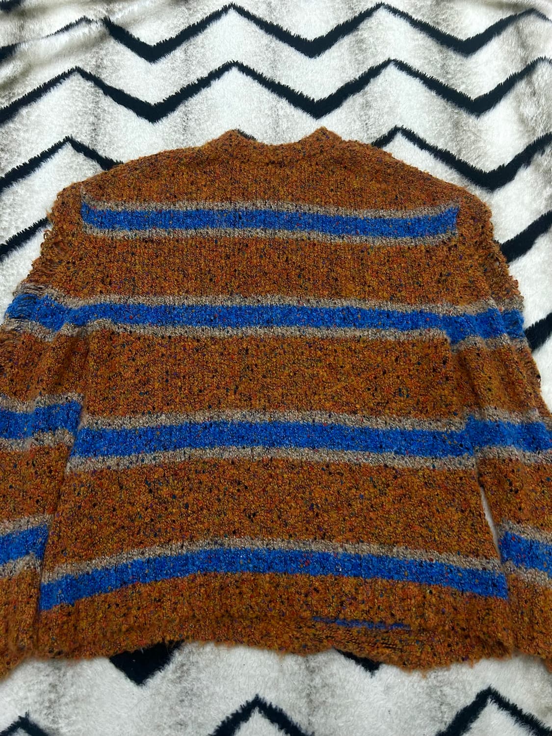 [L]앤더슨벨 보스니아 데미지 스트라이프 니트 상품이미지4