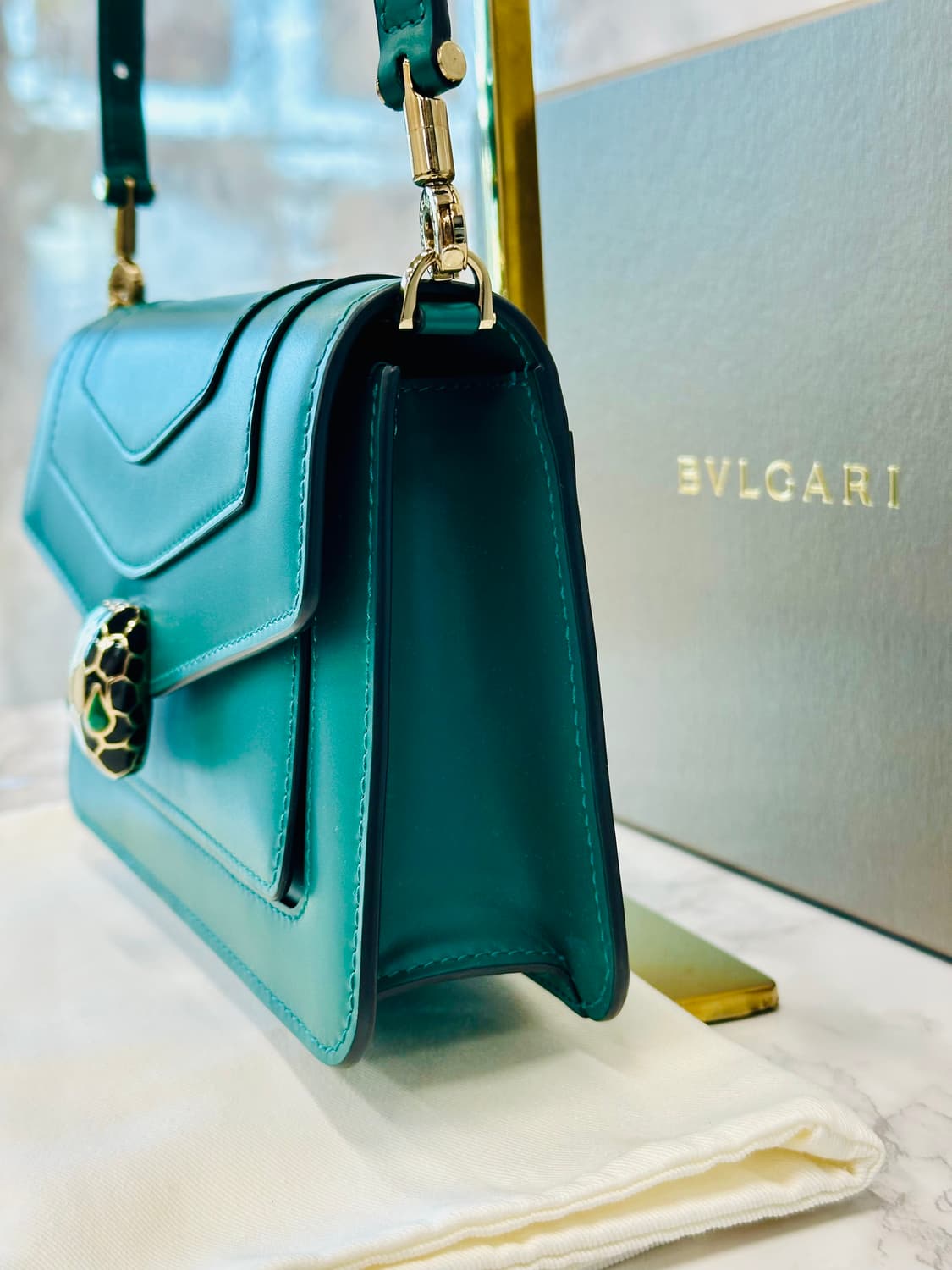 [새상품급] 불가리 세르펜티 포에버 이스트-웨스트 숄더백 레퍼런스 상품이미지6