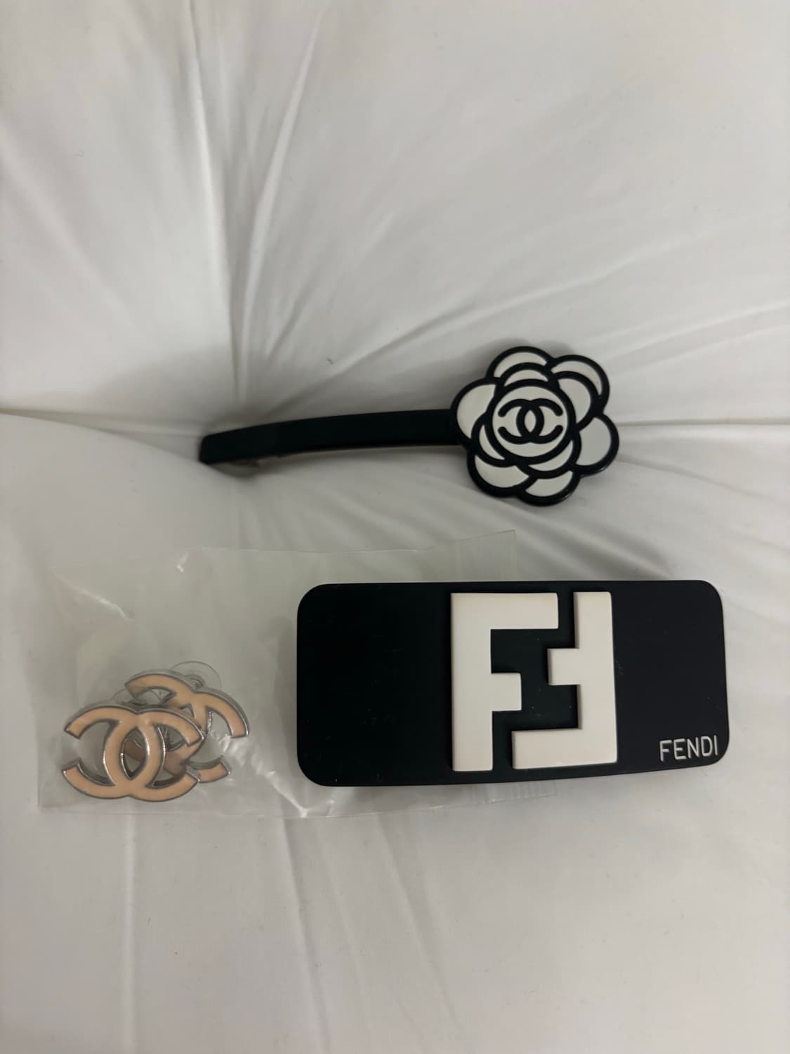 샤넬/펜디 등 로고 귀걸이+헤어핀세트 (가) 상품이미지1