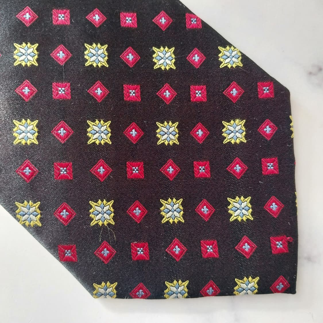 니노 세루티 실크 블랙 패턴 넥타이 9.5cm A+등급 K2023
 상품이미지6