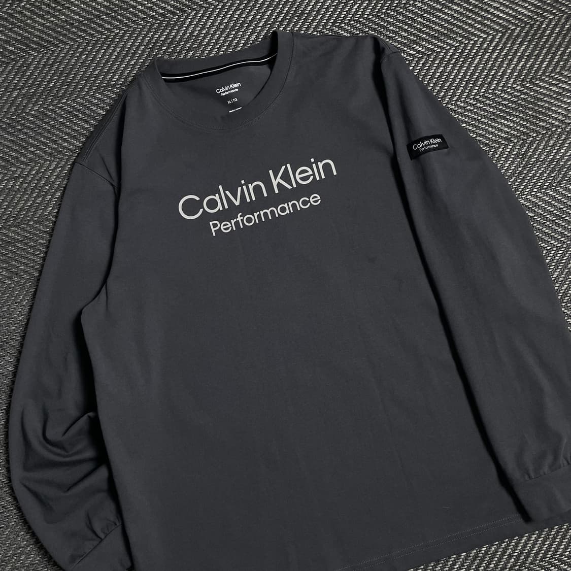 캘빈클라인 스펠아웃 퍼포먼스 긴팔 롱슬리브y 4928 상품이미지1