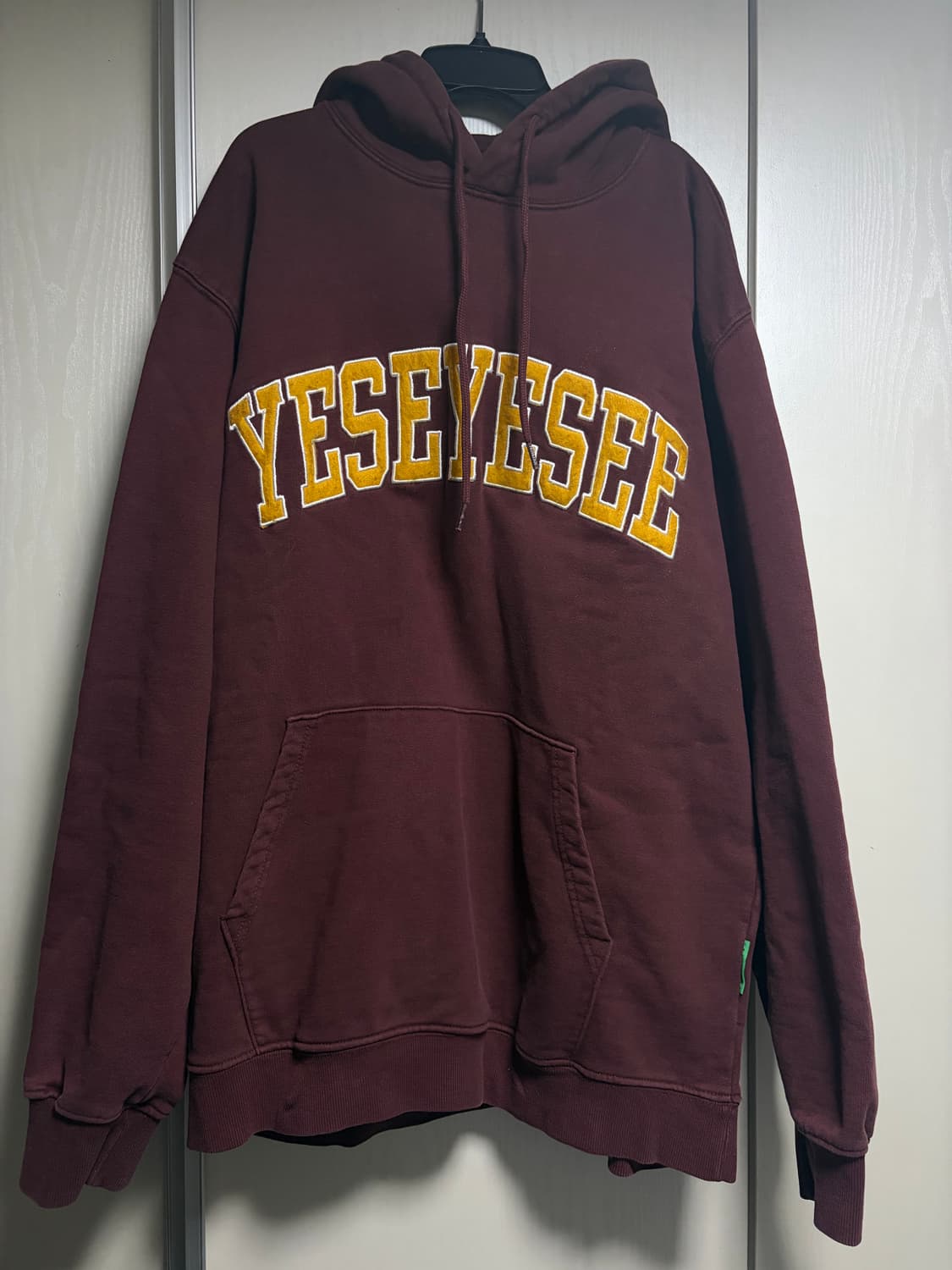 예스아이씨 로고 후디 버건디 상품이미지1
