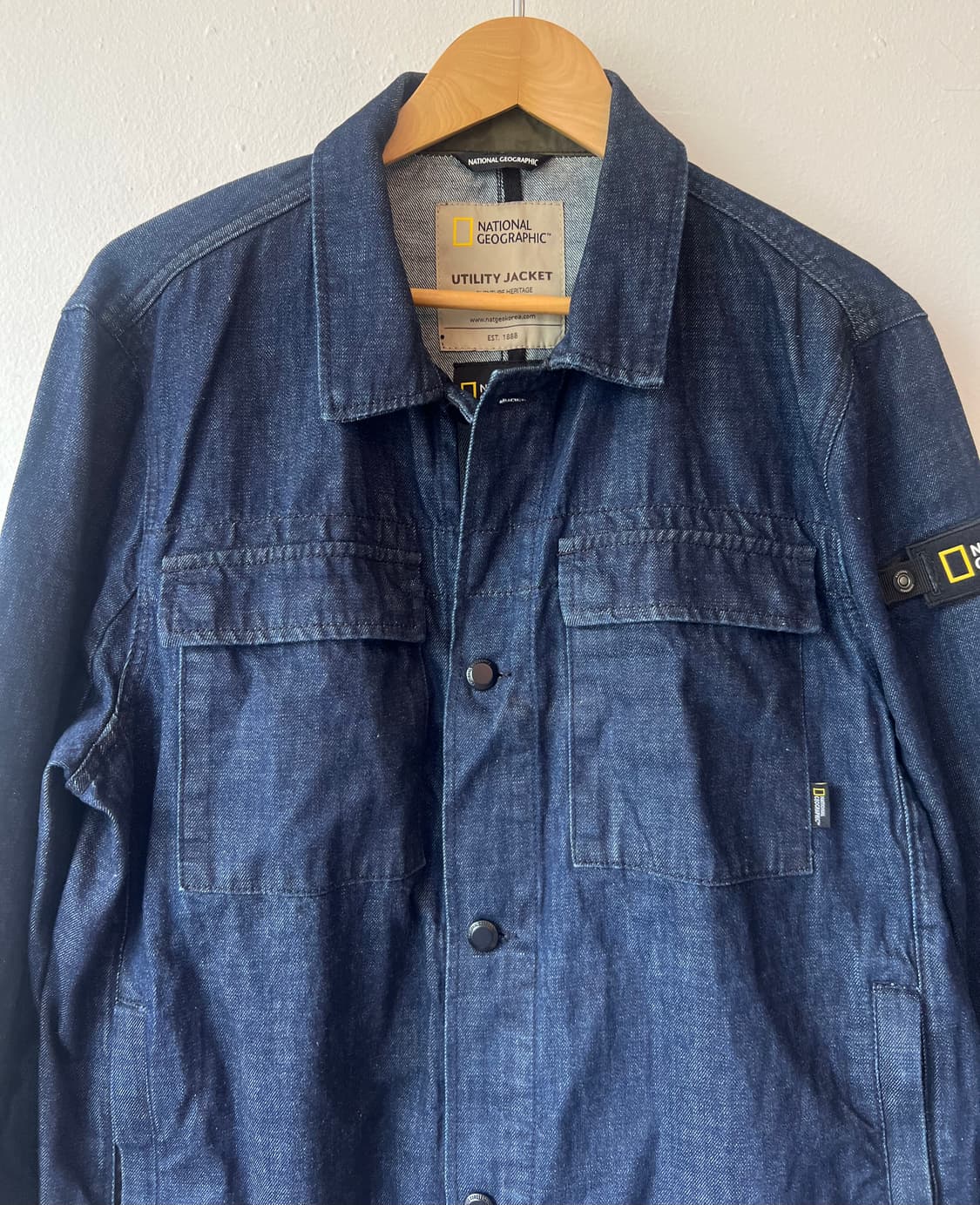 내셔널지오그래픽 남성 진청 데님 워크자켓

 상품이미지2