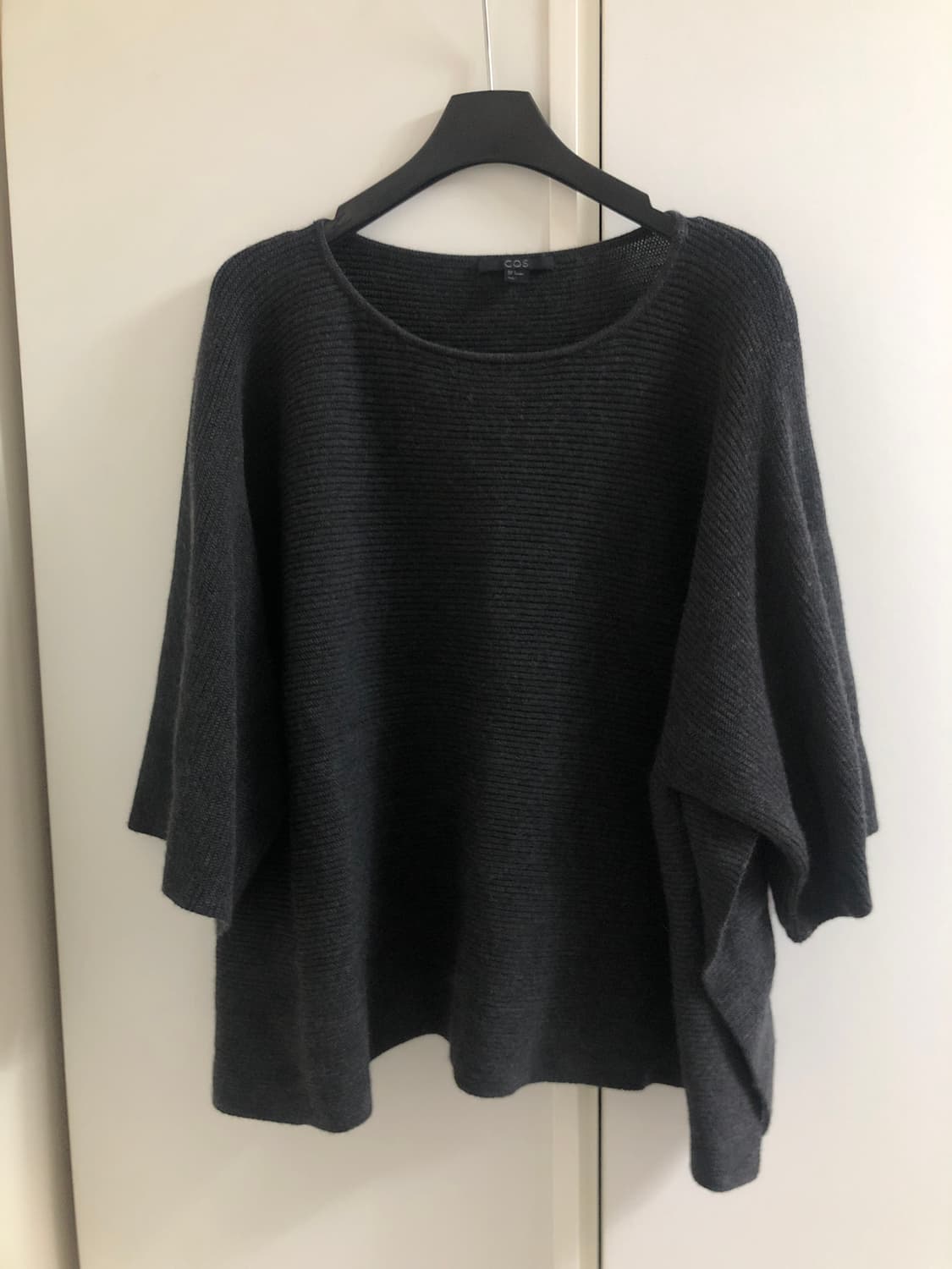 COS 니트 상품이미지1