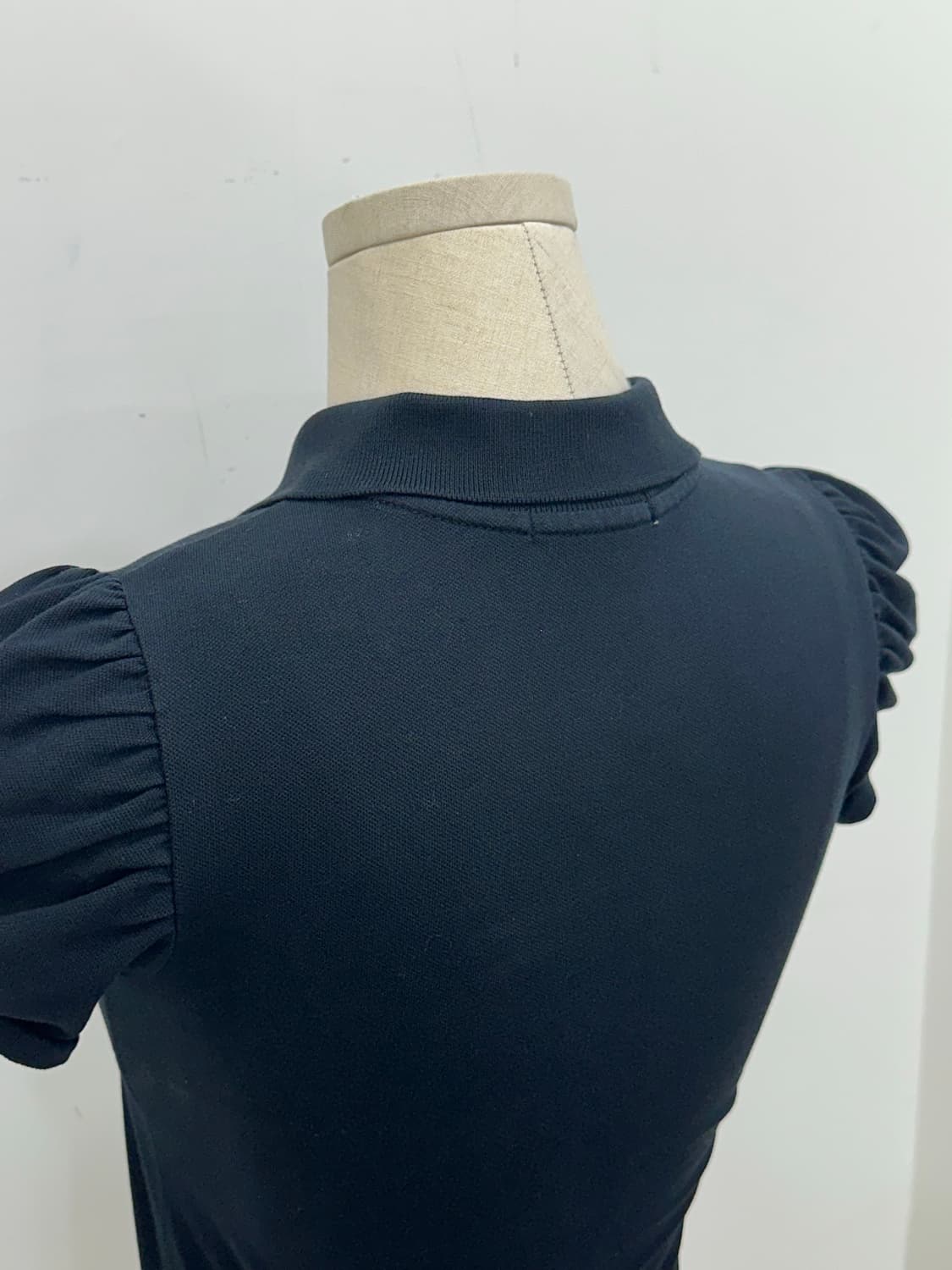 버버리 여성 블랙 반팔 상품이미지5