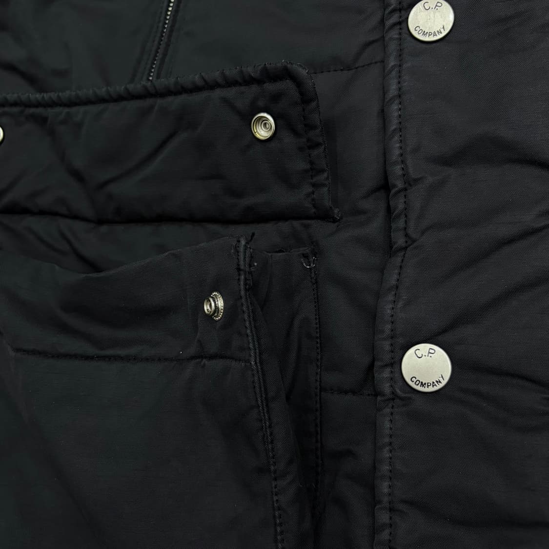 cp컴퍼니 씨피컴퍼니 누빔 바람막이 자켓 100 L 쯤 경량 패딩 스타일 상품이미지6