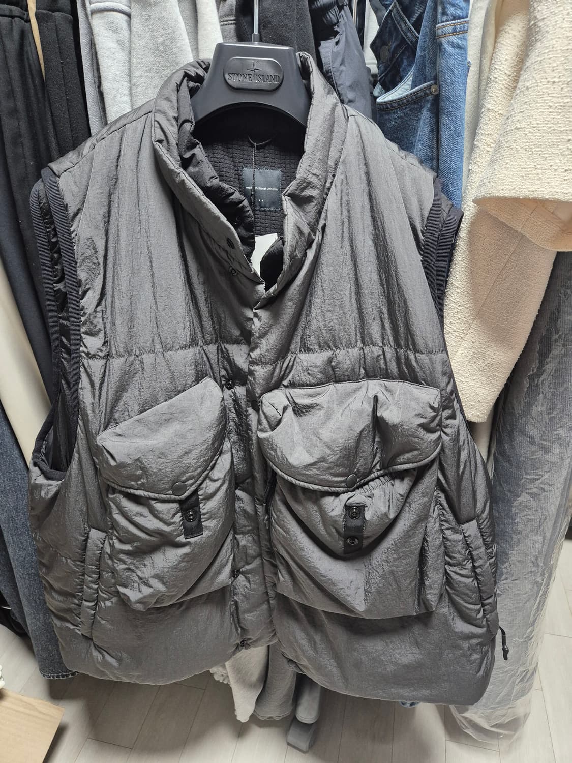 모이프 24FW 오버밀 베스트 차콜판매해요 상품이미지1