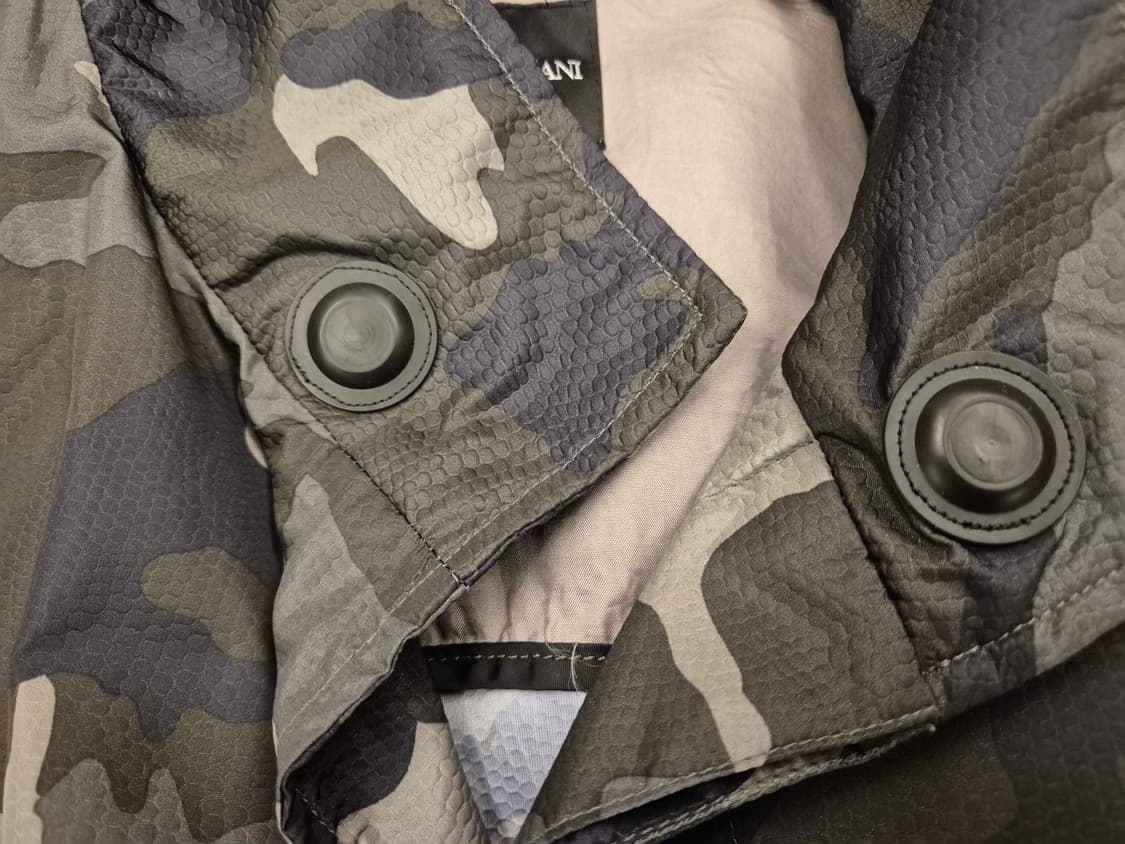 엠포리오 아르마니 나일론 카모 코트 상품이미지5