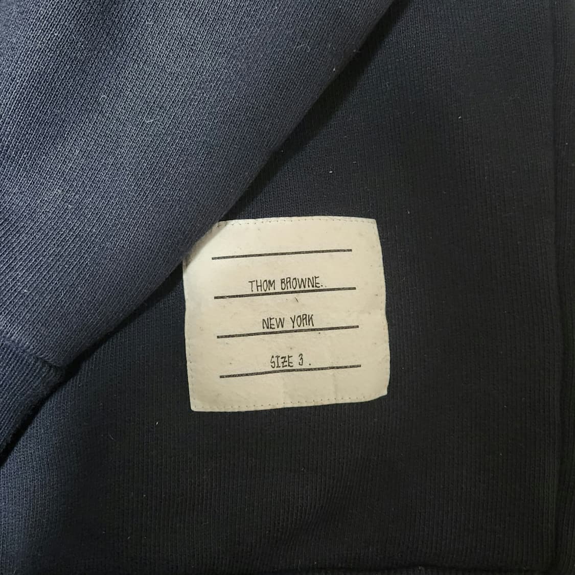 [3/정품] 톰브라운 백삼선 맨투맨 네이비 상품이미지3