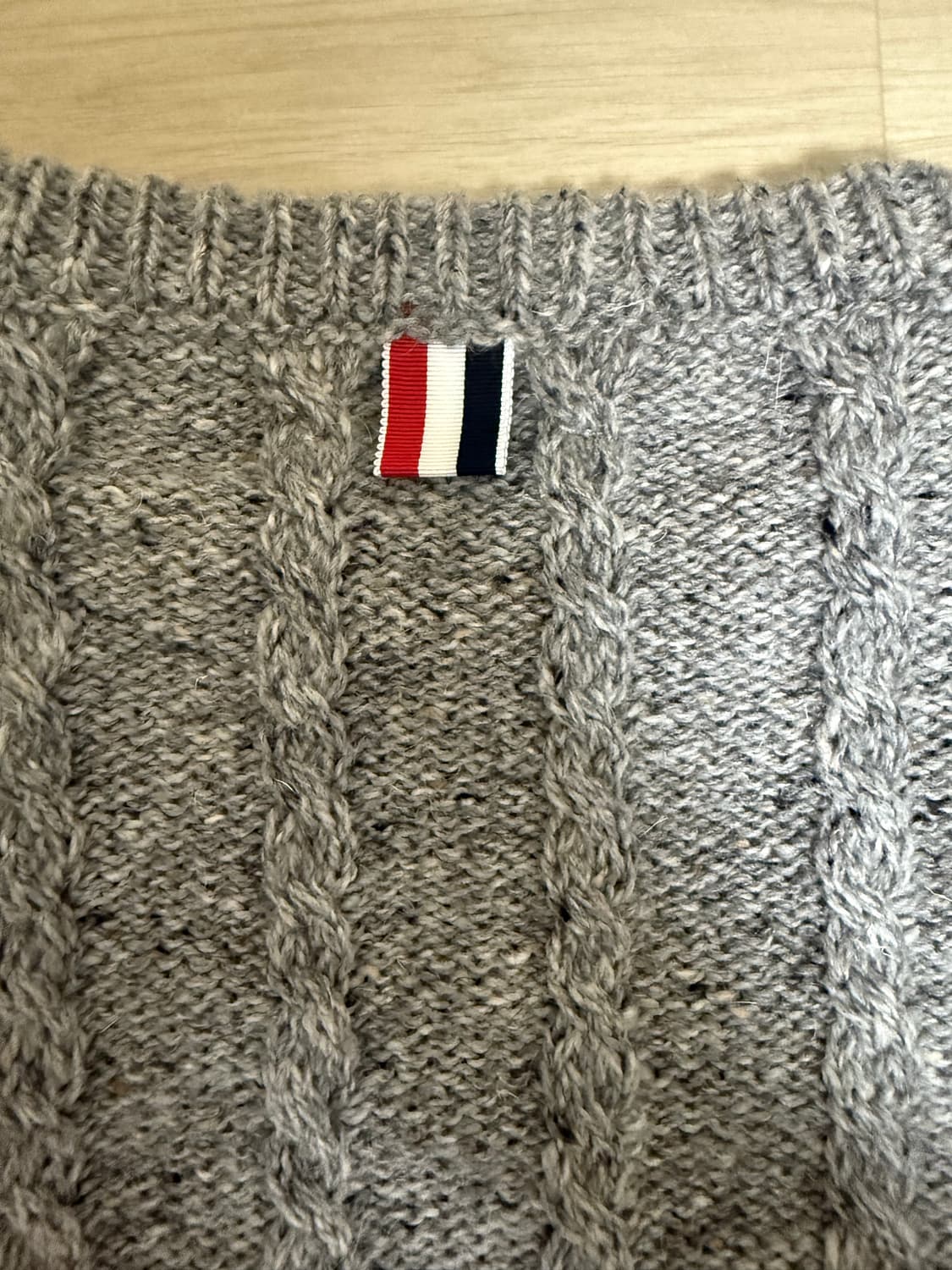 톰브라운 도네갈 트위스트 니트 상품이미지3