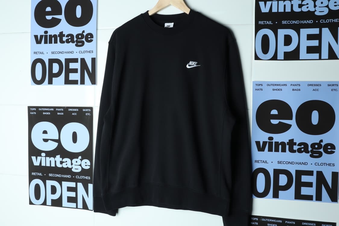 (XL-2XL) 나이키 맨투맨 티셔츠 블랙 스몰로고 스트릿-H31097 상품이미지2