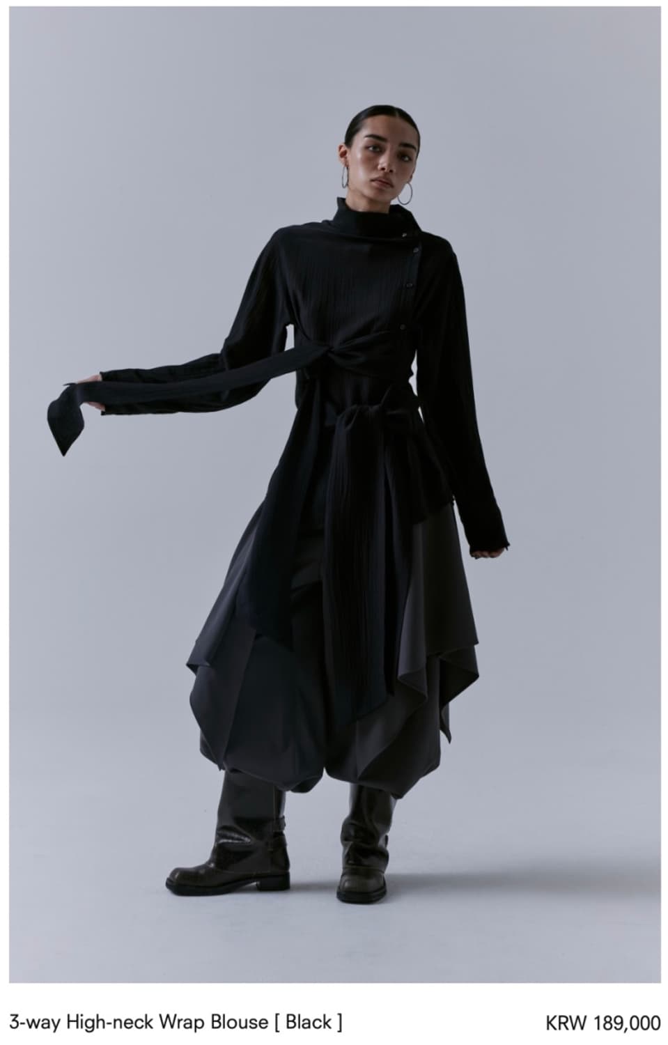 트리밍버드 쓰리웨이 하이넥 랩 블라우스 블랙 3-way High-neck 상품이미지1
