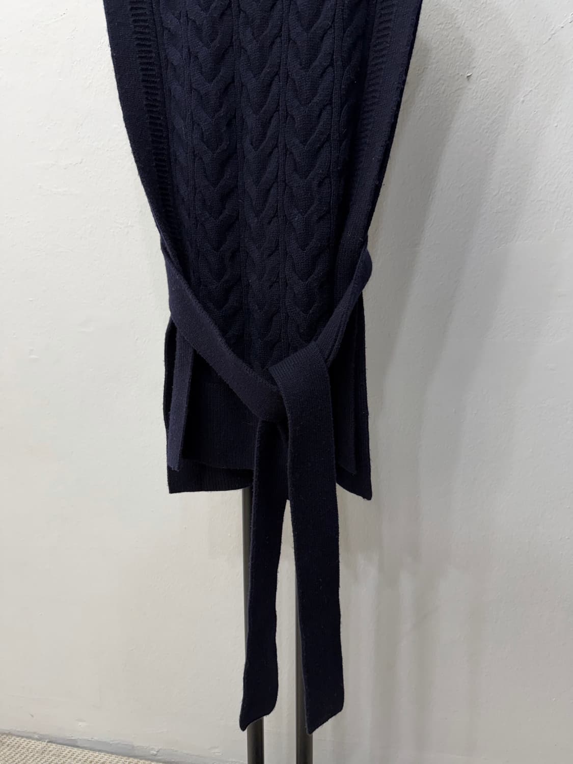 정품) COS 네이비 니트 랩 베스트 55 상품이미지3