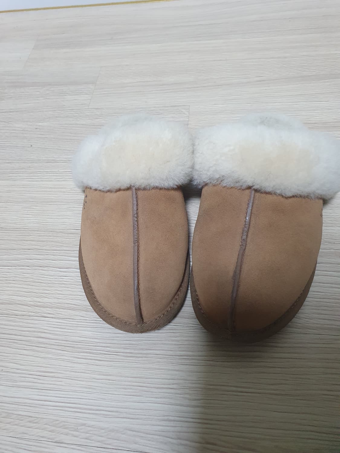 어그 체스트넛 털 슬리퍼 240 상품이미지3