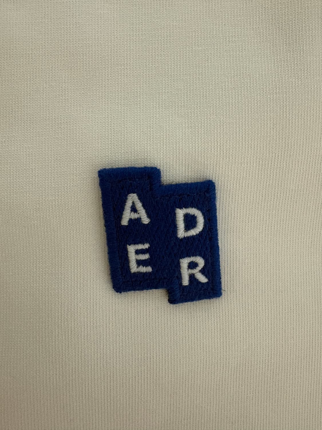 아더에러 시그니피컨트 반팔 티셔츠 01 오프 화이트 M팝니다 상품이미지3