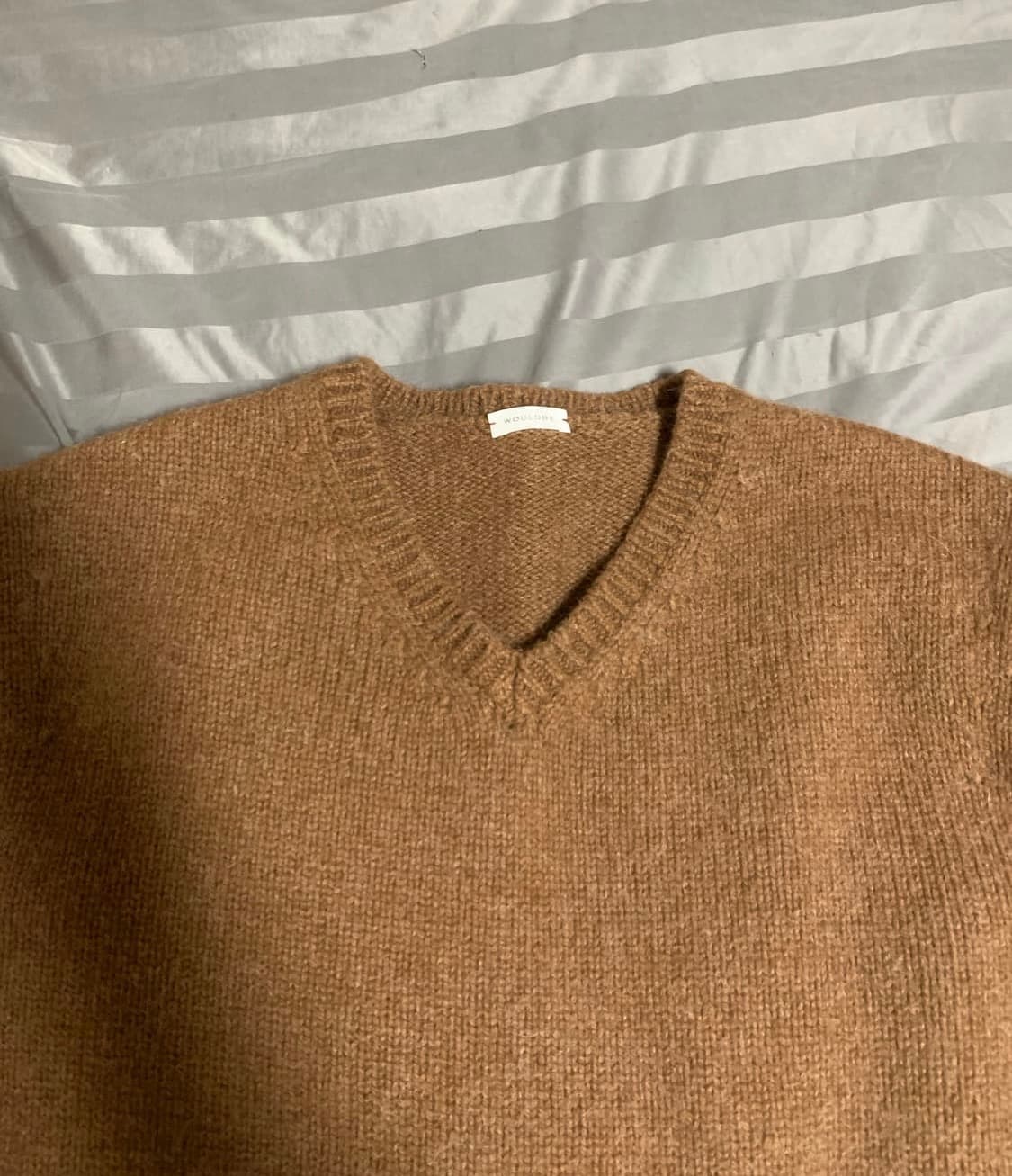 우드비 알파카청키 브이넥 니트 상품이미지5