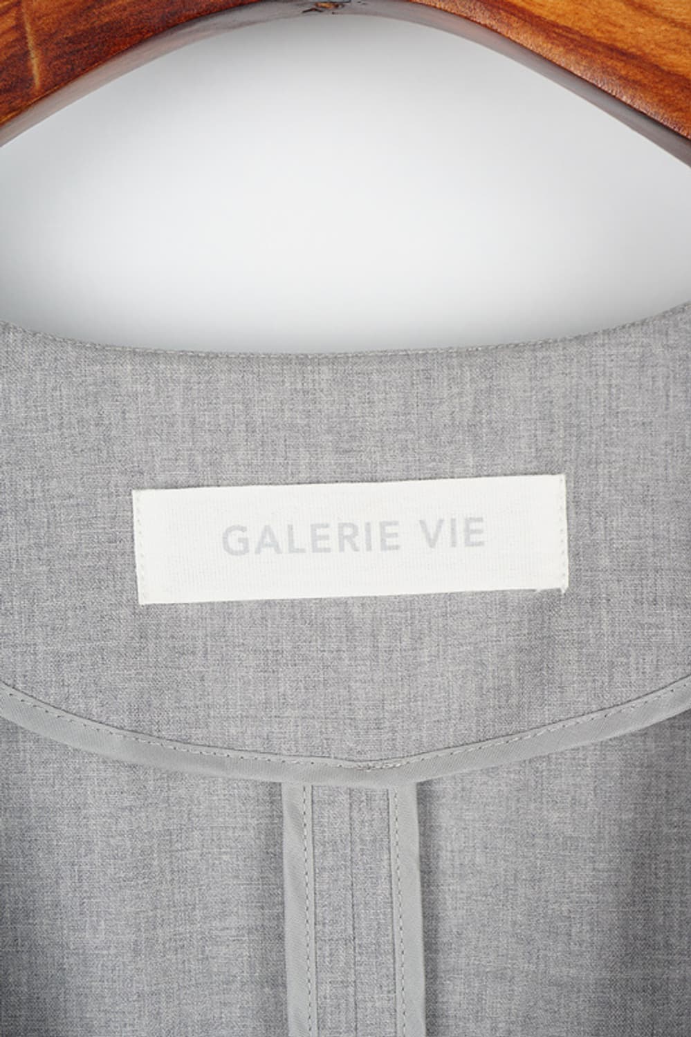  GALERIE VIE deep V-neck pullover blouse 상품이미지6