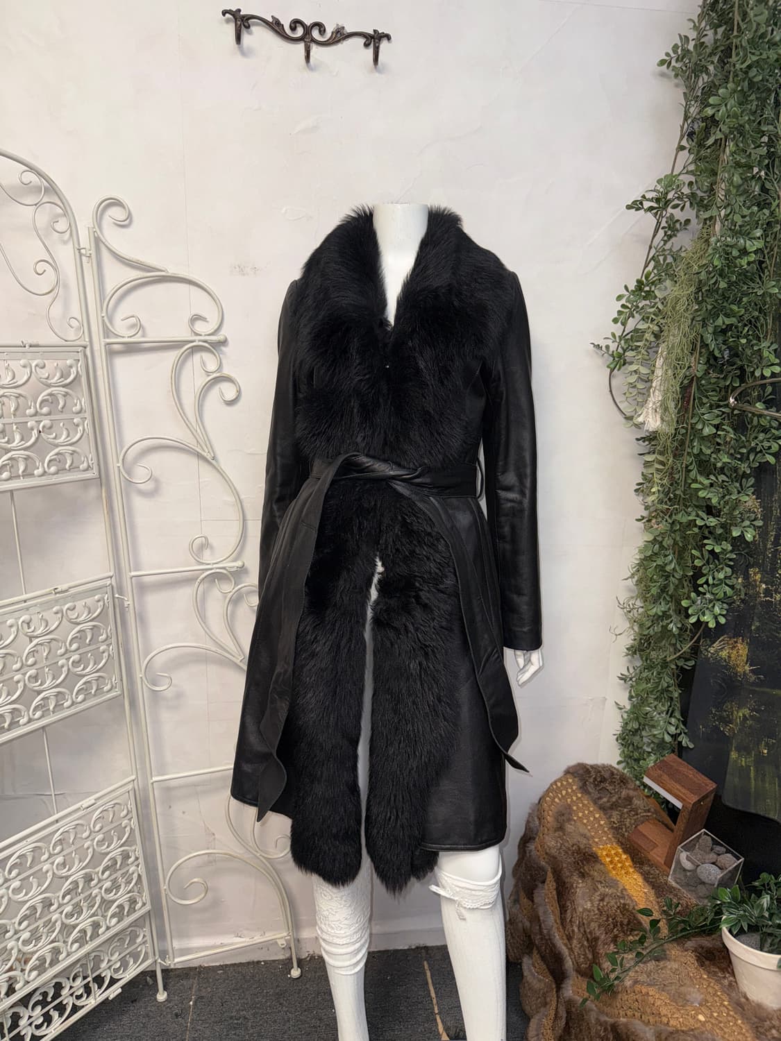 Black lamb skin lamb fur belted coat 상품이미지2