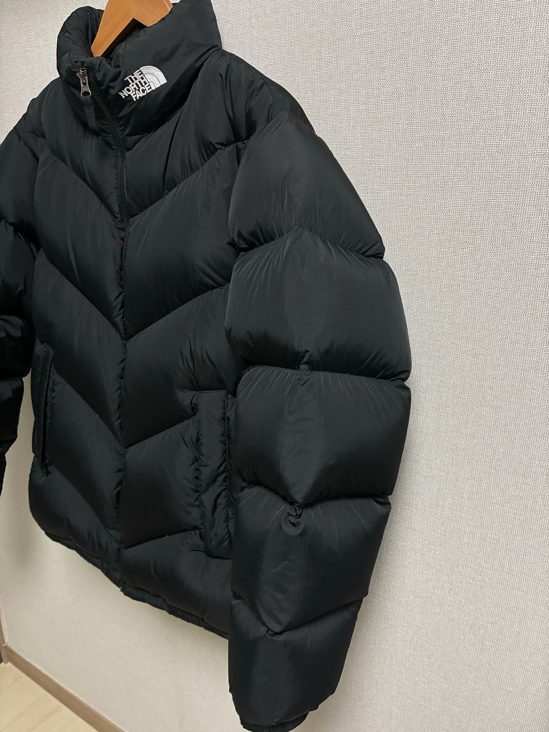 노스페이스 어센트 블랙 컬러 패딩 L사이즈 일본판 판매 상품이미지4